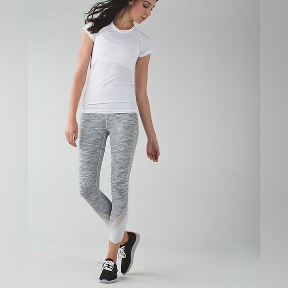 Lululemon💎Wunder Under Crop II Roll Down Mesh✨Wee Are From Space Silver Spoon✨4 - Picture 3 of 17